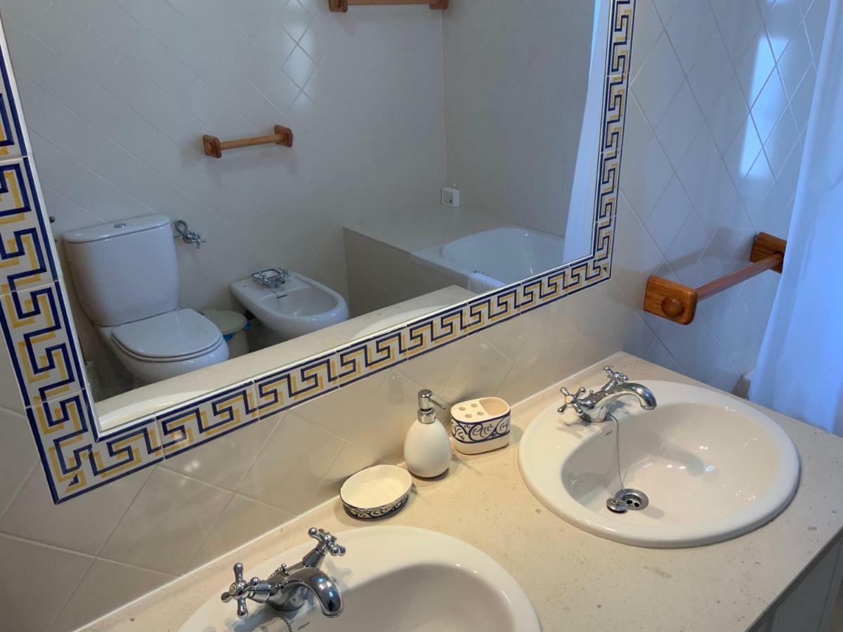 Guest House Alfarrobeiras Αλμπουφέιρα Εξωτερικό φωτογραφία