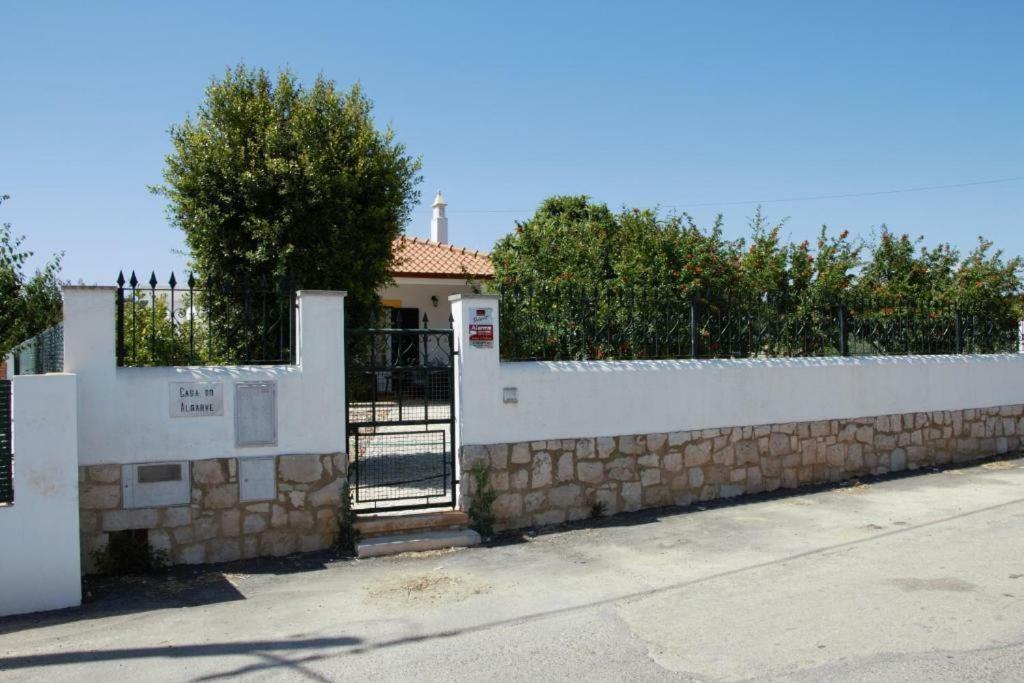 Guest House Alfarrobeiras Αλμπουφέιρα Εξωτερικό φωτογραφία