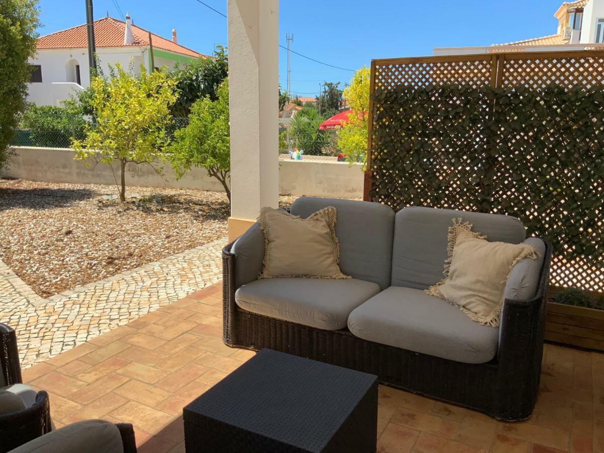 Guest House Alfarrobeiras Αλμπουφέιρα Εξωτερικό φωτογραφία