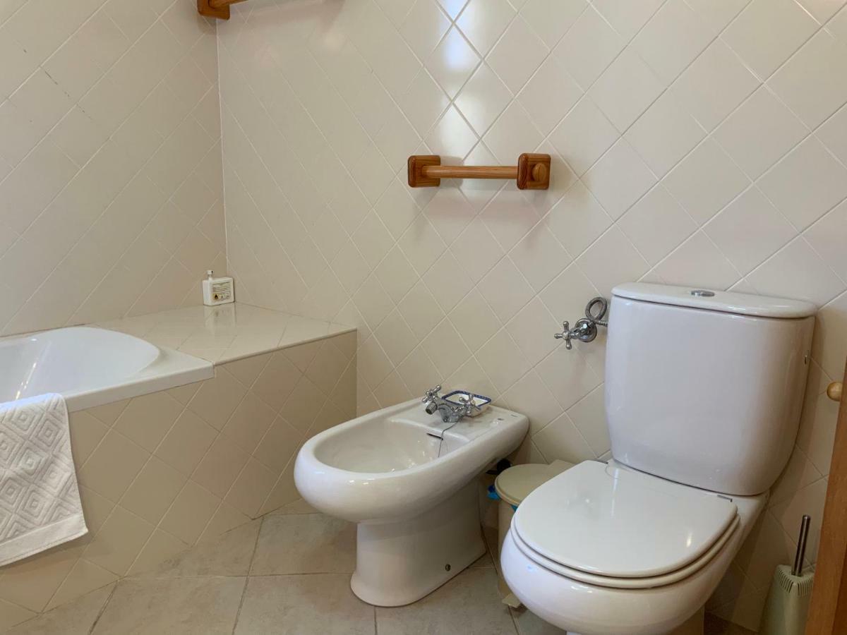 Guest House Alfarrobeiras Αλμπουφέιρα Εξωτερικό φωτογραφία