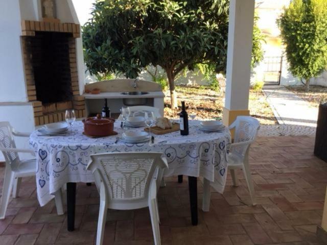 Guest House Alfarrobeiras Αλμπουφέιρα Εξωτερικό φωτογραφία