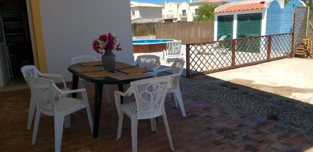 Guest House Alfarrobeiras Αλμπουφέιρα Εξωτερικό φωτογραφία