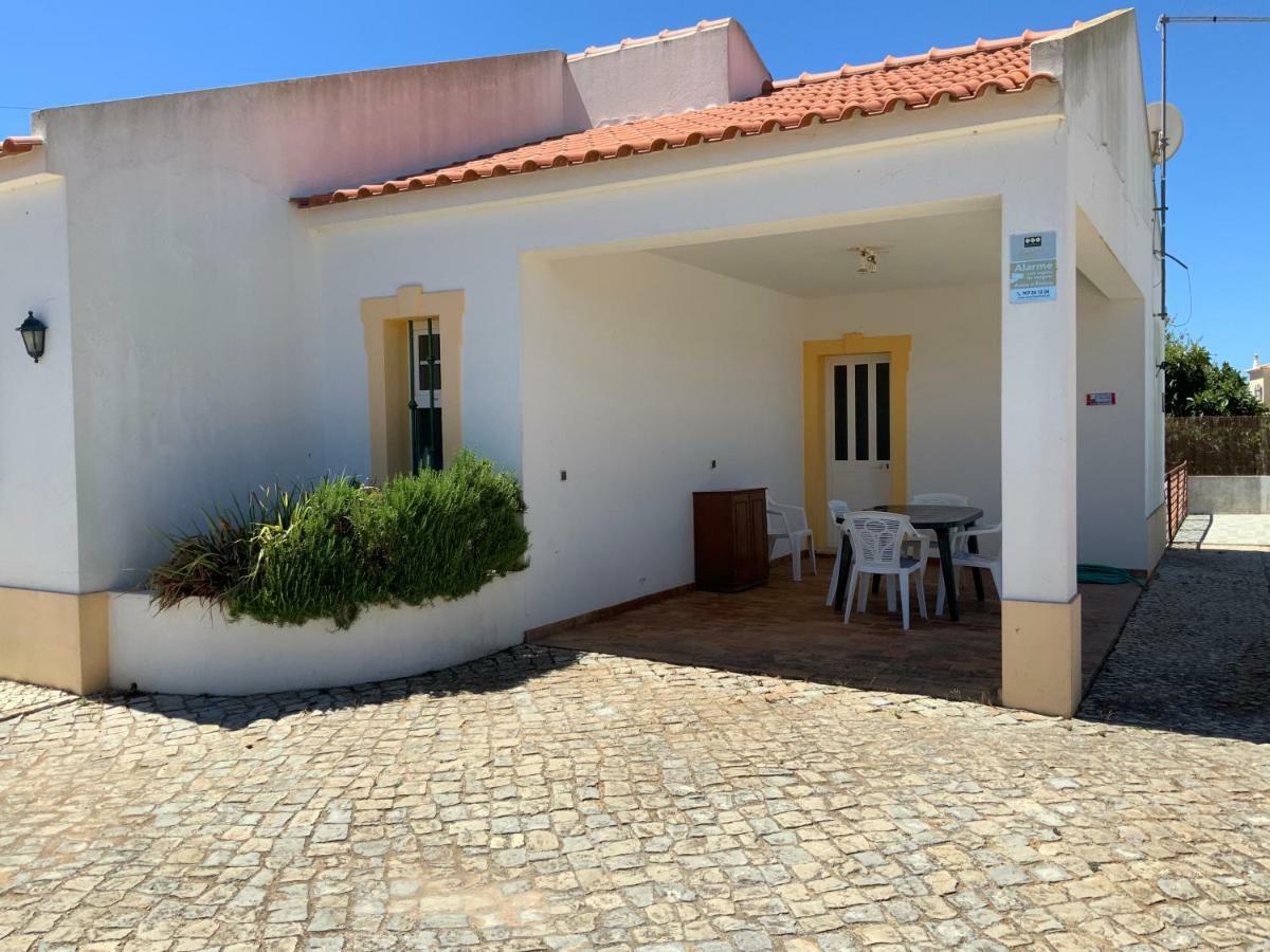 Guest House Alfarrobeiras Αλμπουφέιρα Εξωτερικό φωτογραφία
