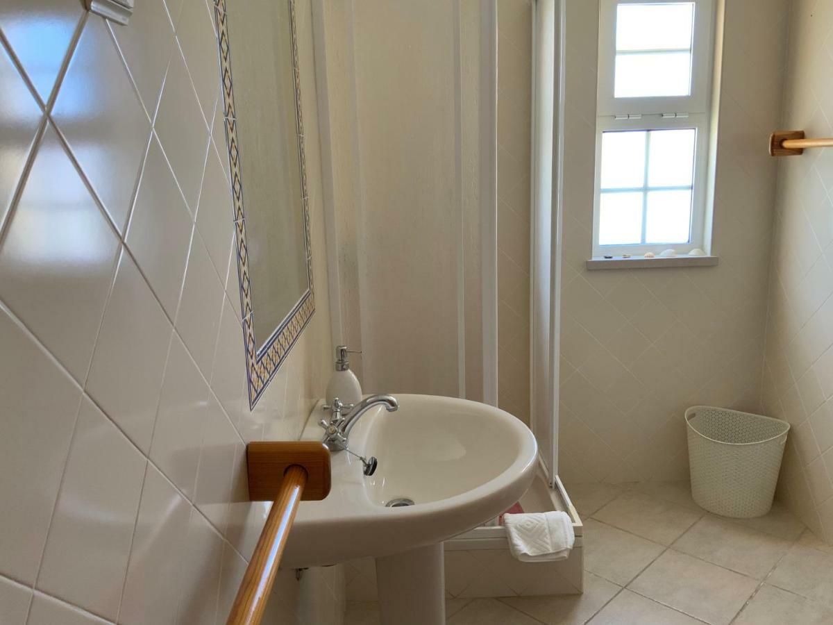 Guest House Alfarrobeiras Αλμπουφέιρα Εξωτερικό φωτογραφία